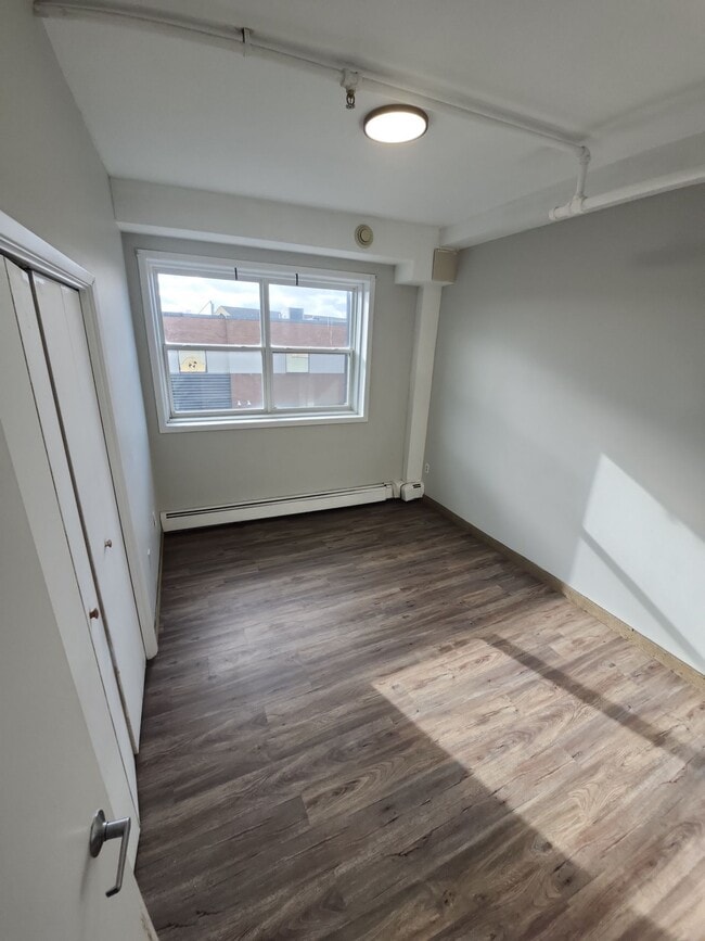 Building Photo - 523-523 Prince St