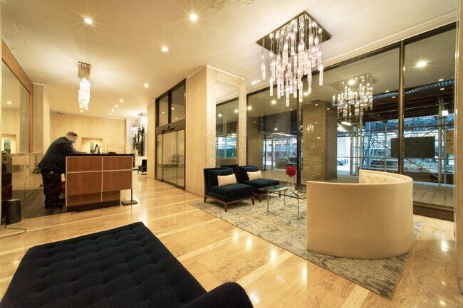Building Photo - 58 W 58th St