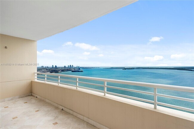 Foto del edificio - 808 Brickell Key Dr