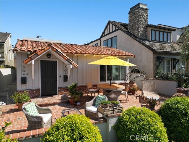 Primary Photo - 304 Larkspur Ave