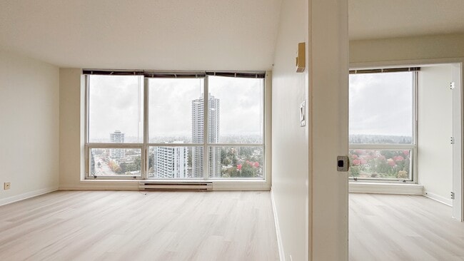 Building Photo - 13618 100 Av