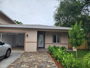 Building Photo - 218 SW 1st Ave