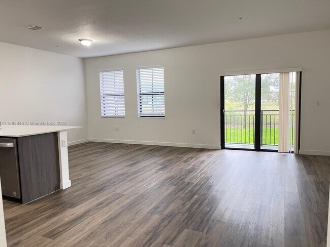 Foto del edificio - 15600 SW 136th St