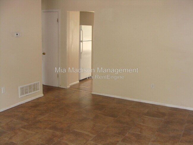 Foto del edificio - 1 Oak Forest Ln