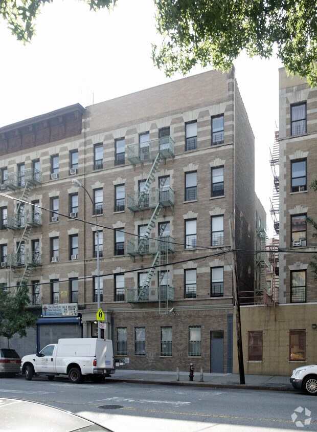 Foto del edificio - 1368 Boston Rd