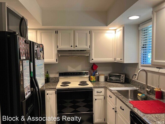 Building Photo - 2 br, 1.5 bath House - 1438 Barton Place D...