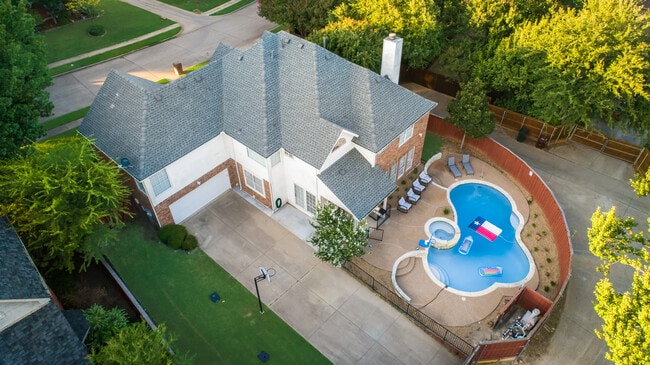 Photo - 600 Post Oak Dr House