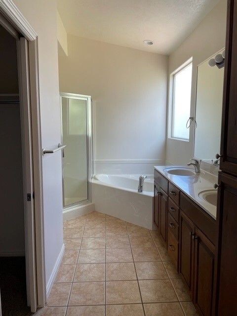 Building Photo - 1126 N Ventana Dr