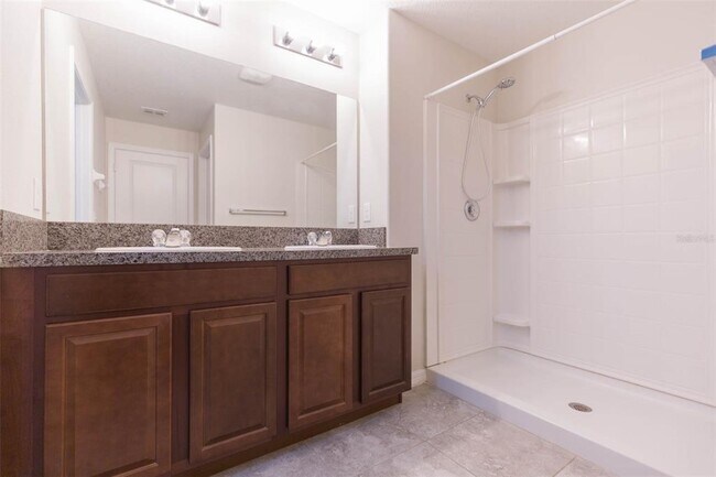 Building Photo - 4902 Grist Mill Ct