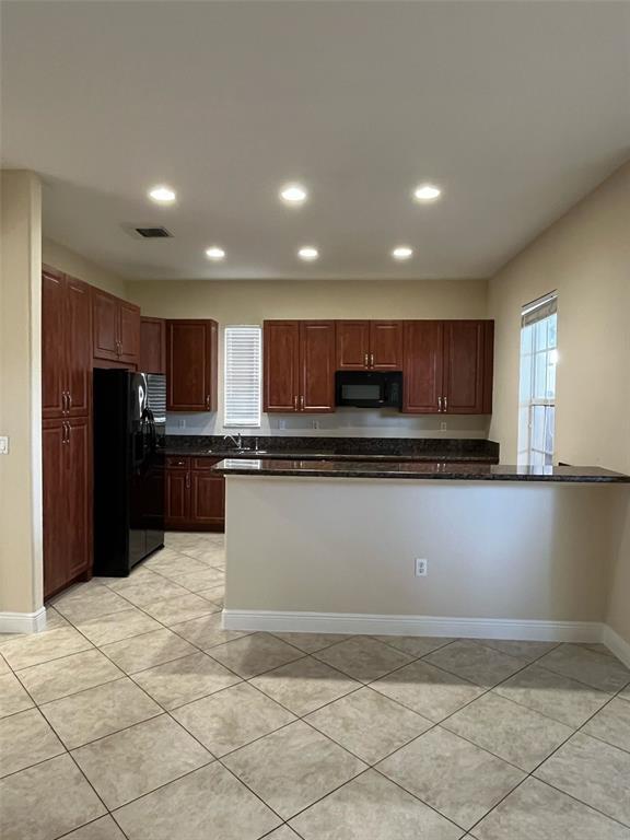Building Photo - 6965 Julia Gardens Dr