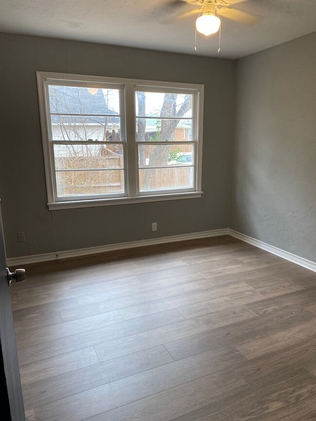 Foto del edificio - 3831 Dismount St