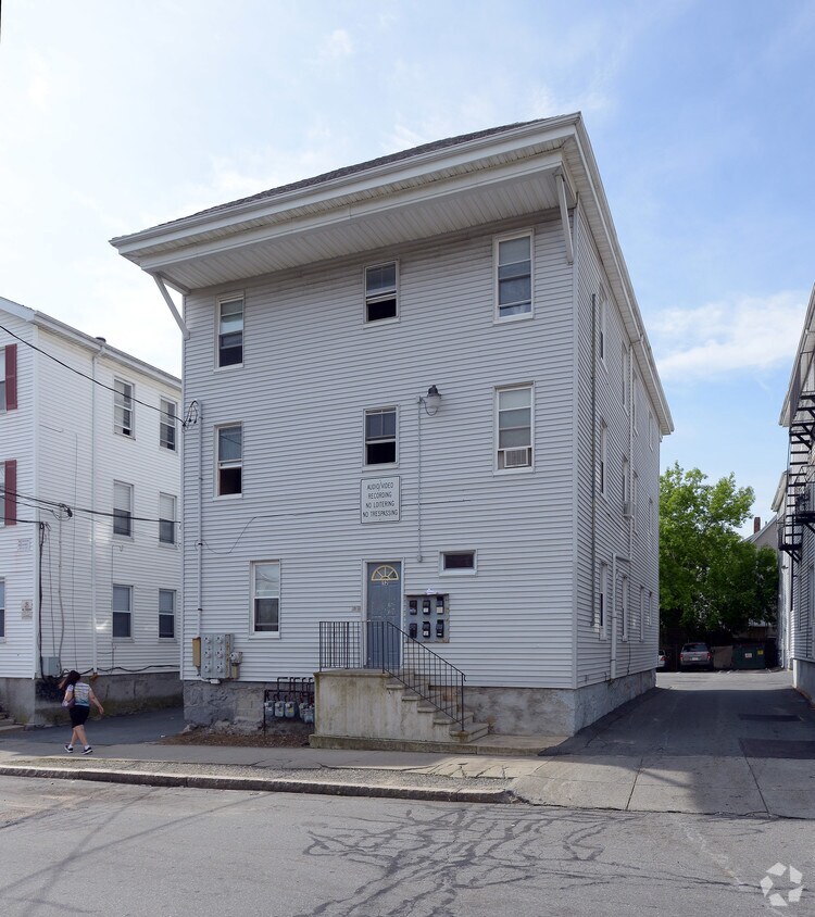 Building Photo - 52 Deane St