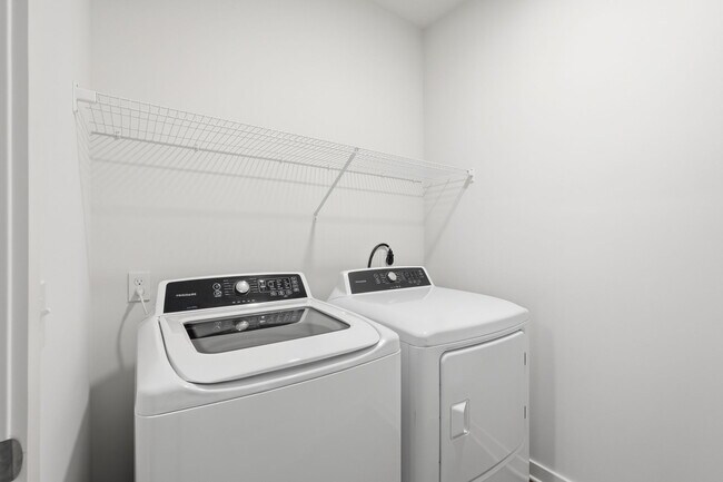 Skye - 1 habitación / 1 baño - 774 pies cuadrados - Elwood Apartment Homes