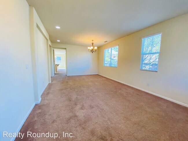 Building Photo - 3 br, 2 bath House - 5316 Coconut Tree Ct