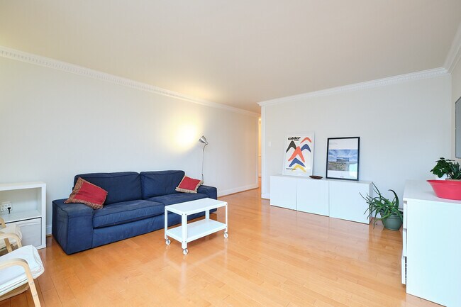 Foto del edificio - 2501 Calvert St NW