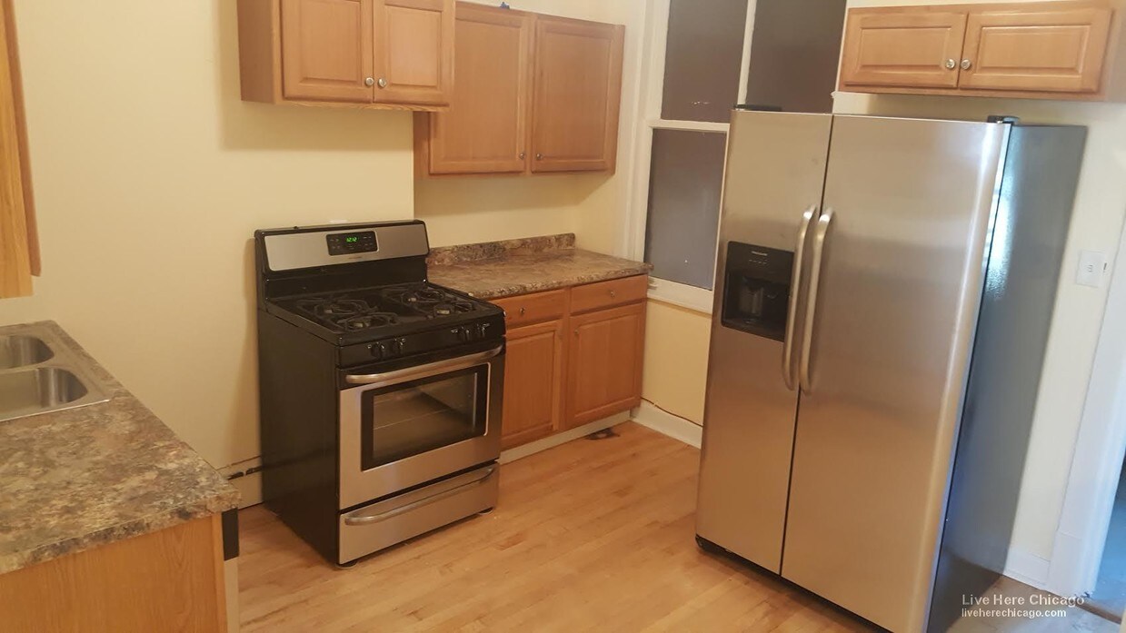 Primary Photo - 2960 N Lincoln Ave