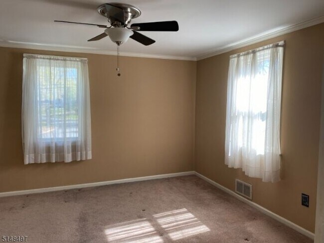 Foto del edificio - 125 Beechwood Rd