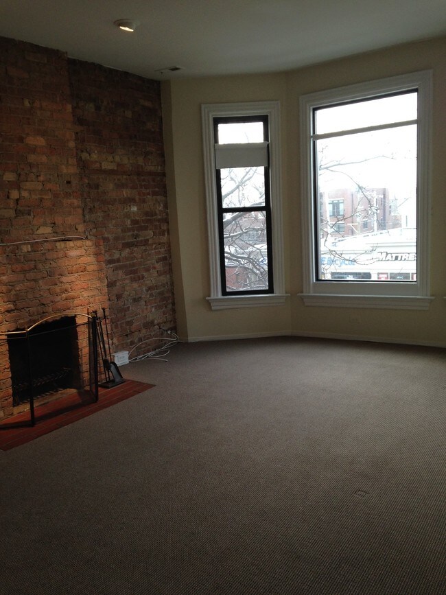 Building Photo - 777 W Diversey Pkwy