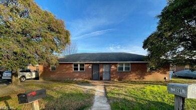 Building Photo - 2018 Pond Ln