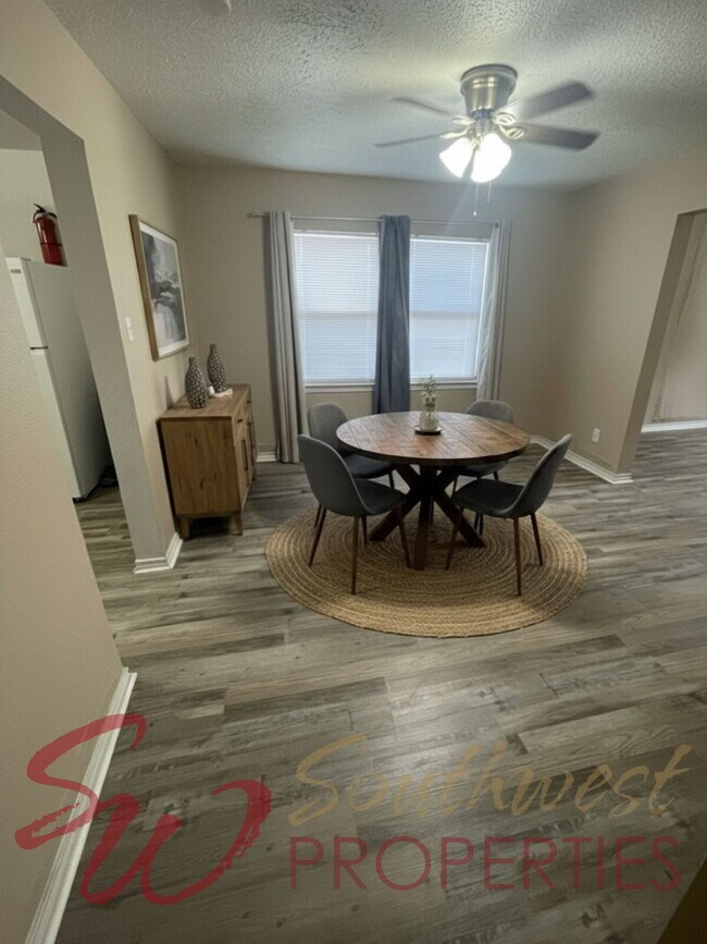 Foto del edificio - Charming 3 Bed, 1 Bath Home