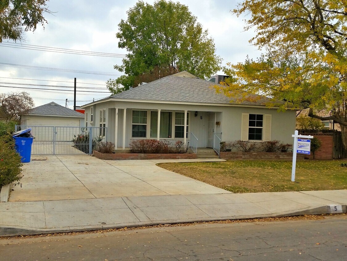 Primary Photo - Charming 3 Bed 1 Bath House