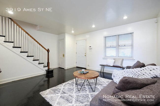 Foto del edificio - 3919 Ames St NE