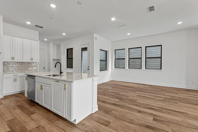 Foto del edificio - 18643 Parkland Row Dr