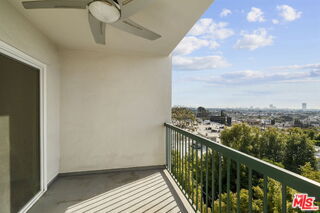 Building Photo - 8550 Holloway Dr