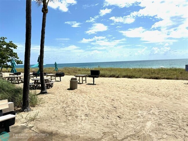Foto del edificio - 4900 N Ocean Blvd