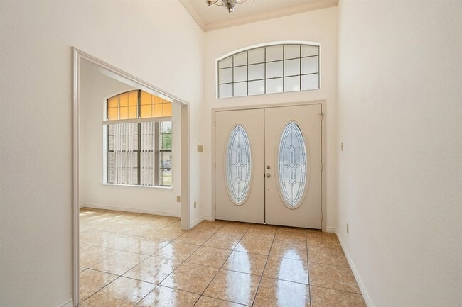 Building Photo - 302 Echo Valley Dr