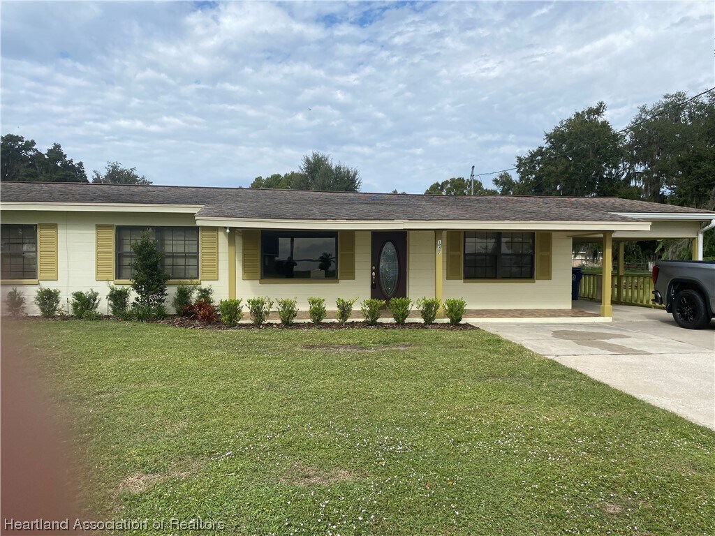137 N Lake Reedy Blvd, Frostproof, FL 33843 House Rental in