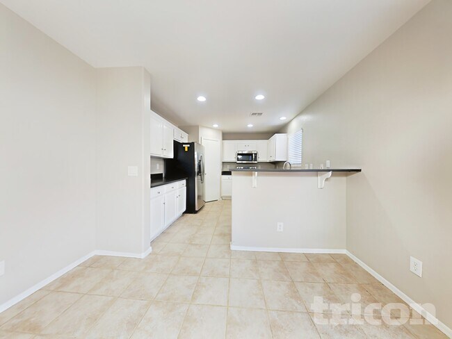 Building Photo - 15204 N El Frio Ct