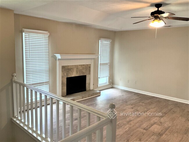 Building Photo - 2227 Chateau Dr