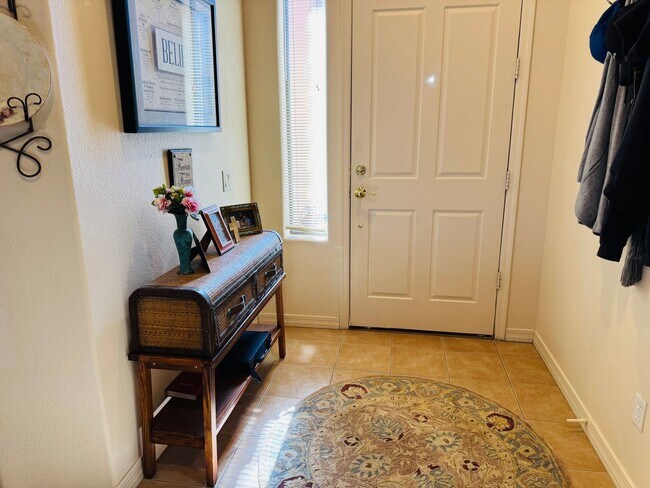 Building Photo - SHORT OR LONG TERM FULLY FURNISHED GOLF COURSE HOME W/POOL FOR LEASE 2BD/2.5BA