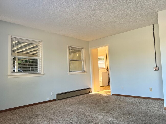 Building Photo - Charming 2-Bedroom Home in Burien