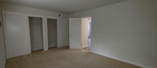 Foto del edificio - 4293 Taylor Rd