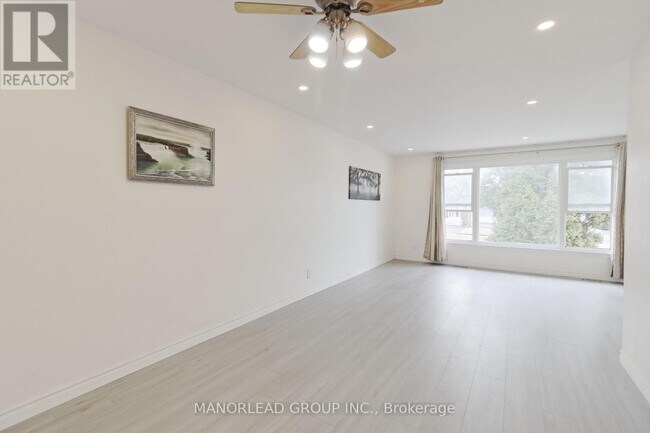 Photo du bâtiment - 32 Clydesdale Dr