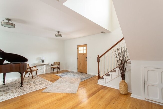 Building Photo - 75 Whitsett Rd