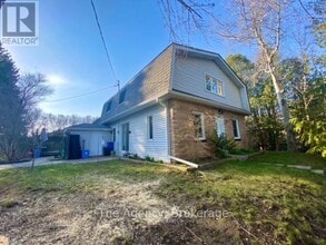 Building Photo - 45 Wellington Rd 124