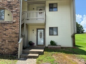 Building Photo - 101 Pine Forest Dr
