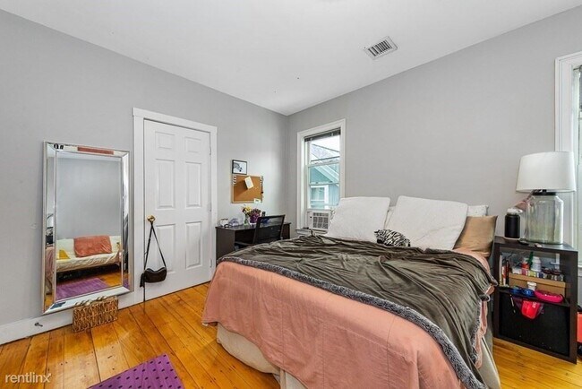 Foto del edificio - 5 br, 2 bath Duplex - 44 Hillside St 44 HI...