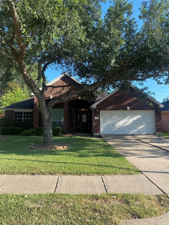 Building Photo - Spinnaker Bay Lane, Pearland, TX 77584 - 4 BR 2 BA single-family home