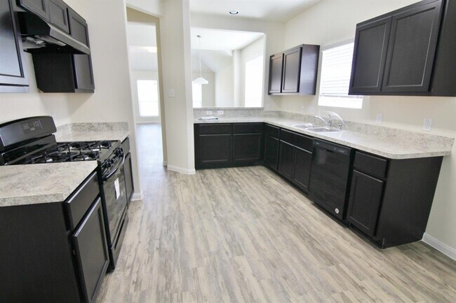 Building Photo - 38 Santa Barbara Dr