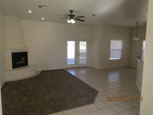 Building Photo - BEAUTIFUL HOME, LOCATED OFF OF ROADRUNNER!!