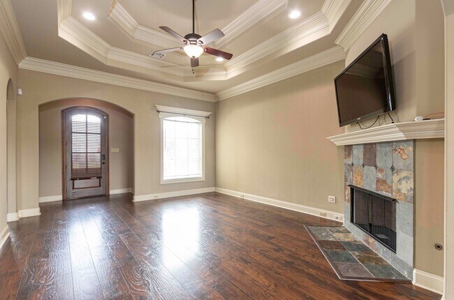 Building Photo - 3 bedroom 2 bath for rent