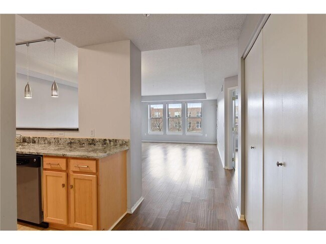 Foto del edificio - 560 2nd St