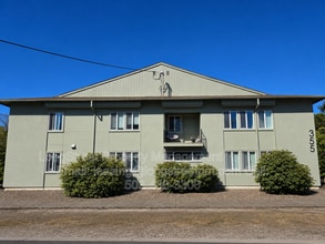 Building Photo - 355 SW 10th St