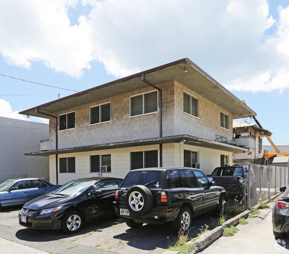 Primary Photo - 1713 Kahai St