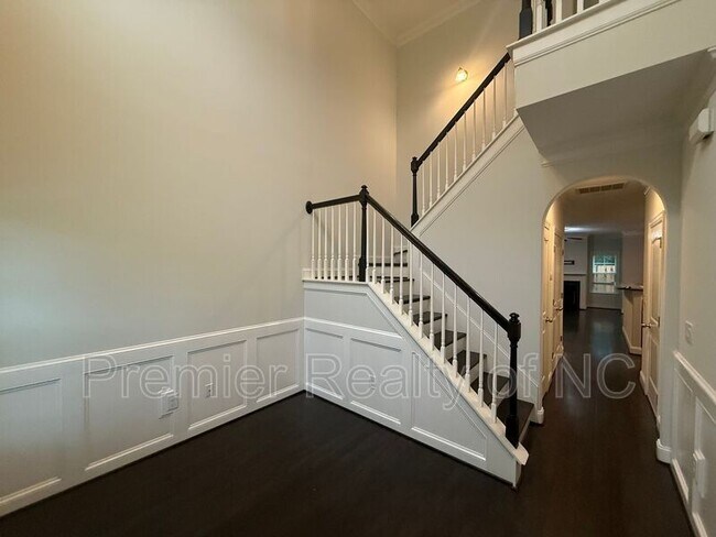 Foto del edificio - 1123 Augustine Heights Dr