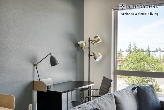 Building Photo - 15522 Northeast 22nd Place-SI FL5-ID423